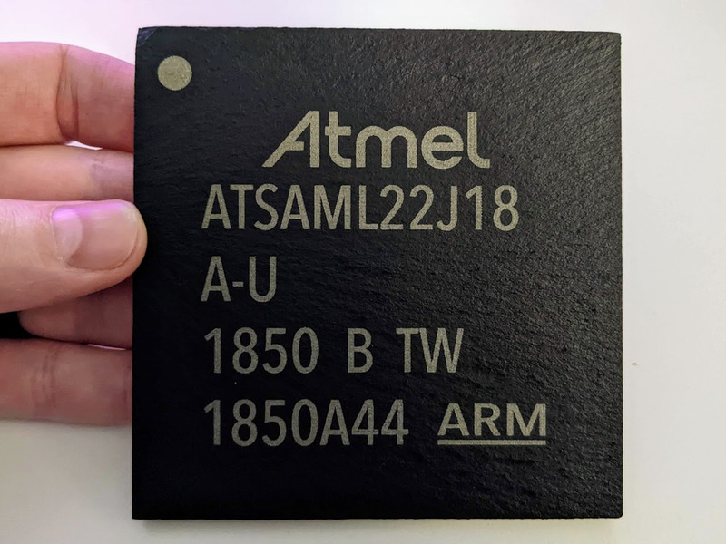 Atmel ATSAML22J18